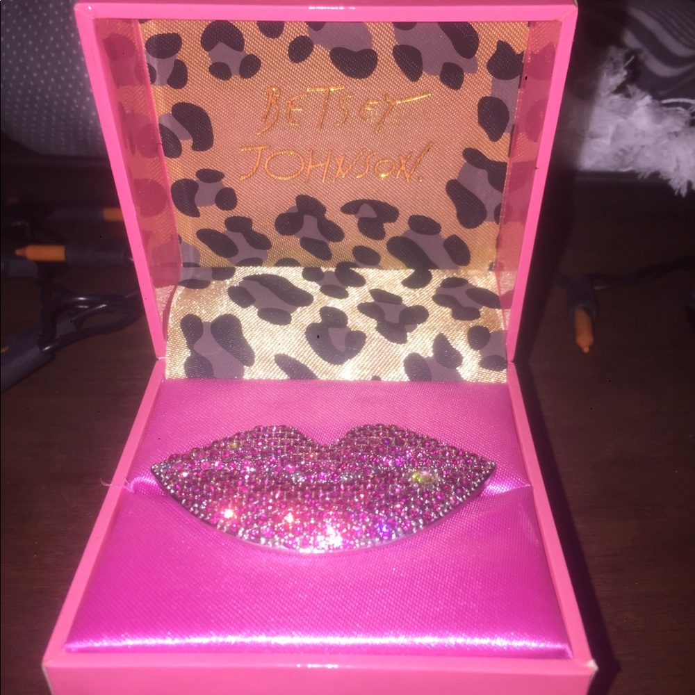 Betsey Johnson double ring